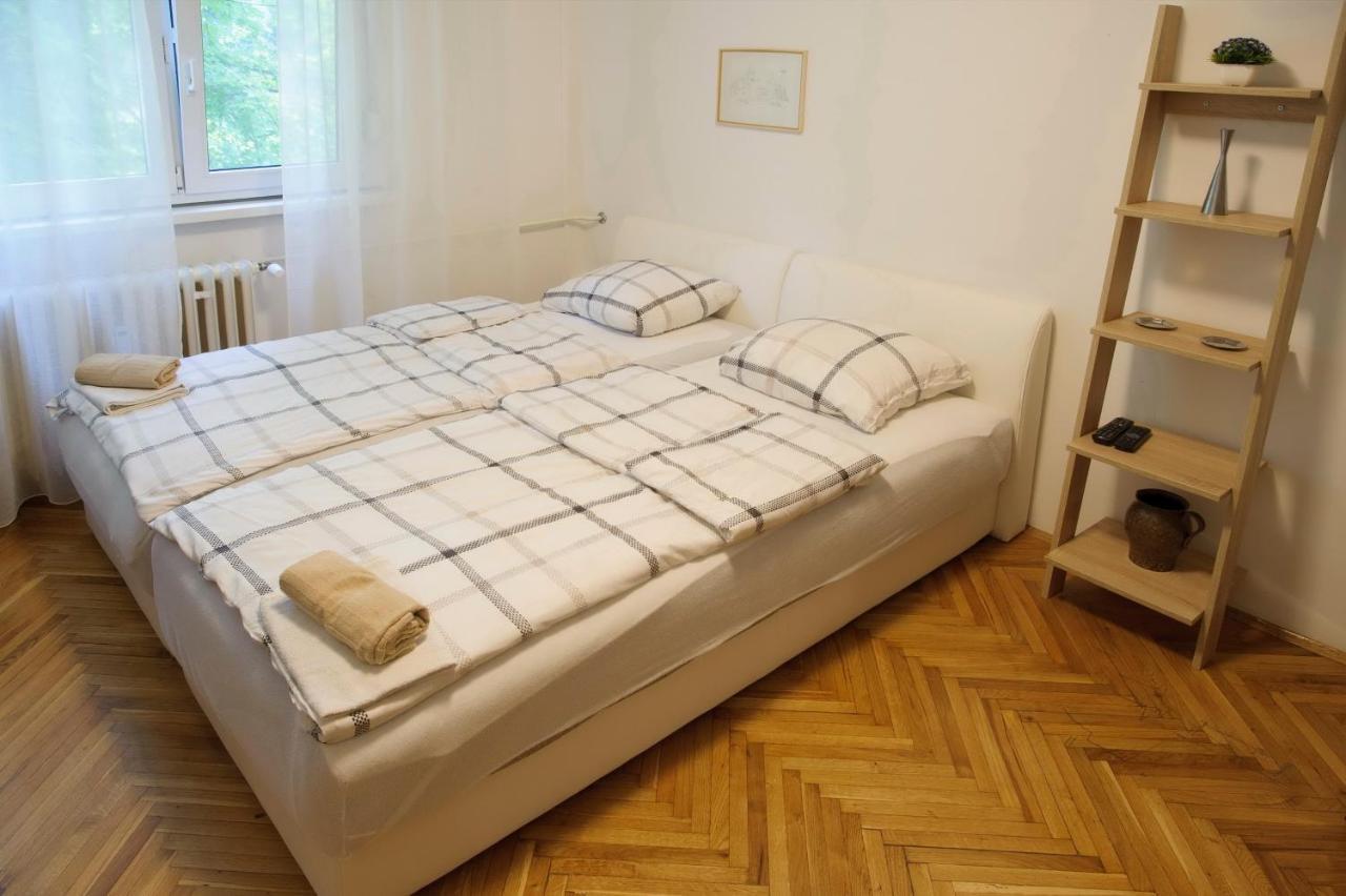 Studio Apartment Vijenac โอซีเยก ภายนอก รูปภาพ