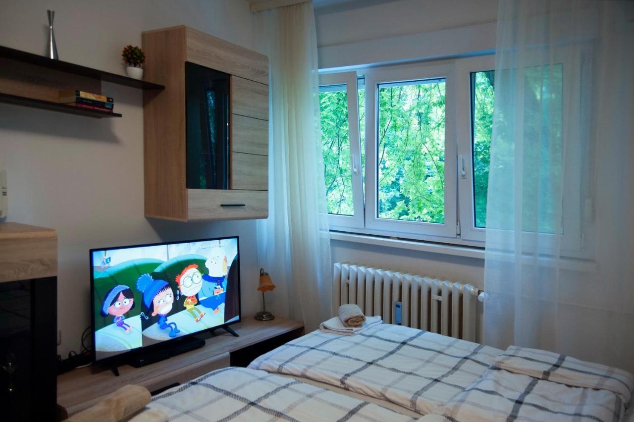 Studio Apartment Vijenac โอซีเยก ภายนอก รูปภาพ